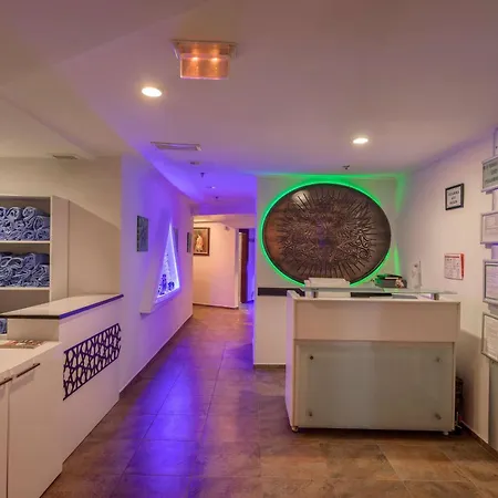 Seven Seas Life Отель